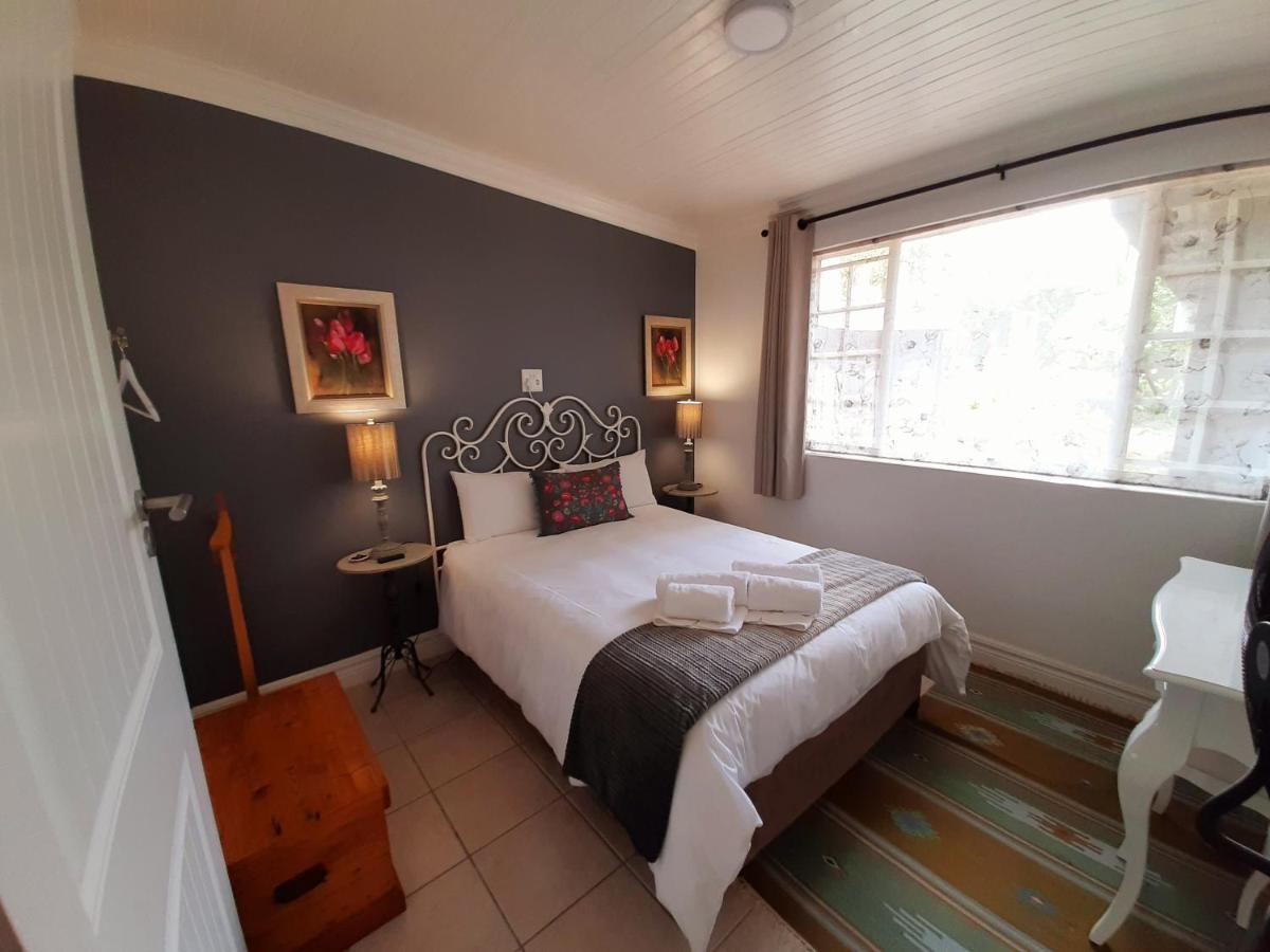 At 98 On Lynburn Guest House Pretoria-Noord Eksteriør bilde