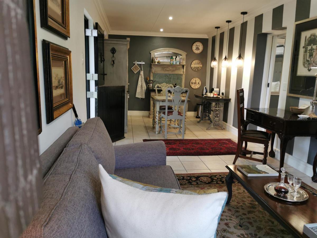 At 98 On Lynburn Guest House Pretoria-Noord Eksteriør bilde