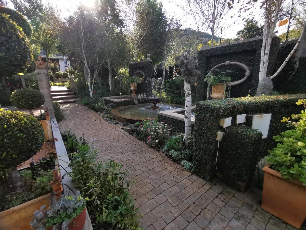 At 98 On Lynburn Guest House Pretoria-Noord Eksteriør bilde