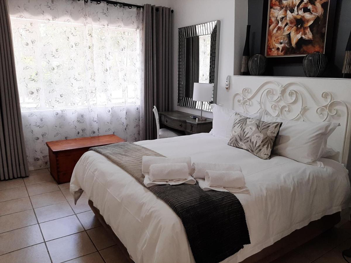 At 98 On Lynburn Guest House Pretoria-Noord Eksteriør bilde