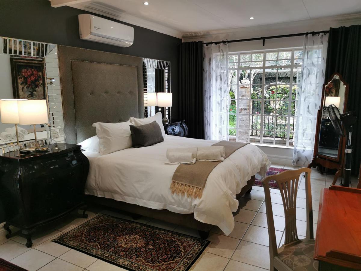 At 98 On Lynburn Guest House Pretoria-Noord Eksteriør bilde