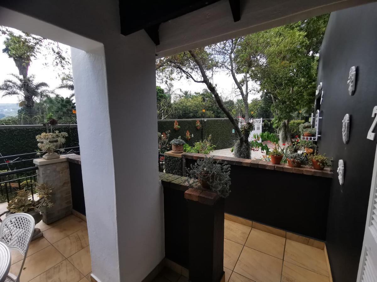 At 98 On Lynburn Guest House Pretoria-Noord Eksteriør bilde