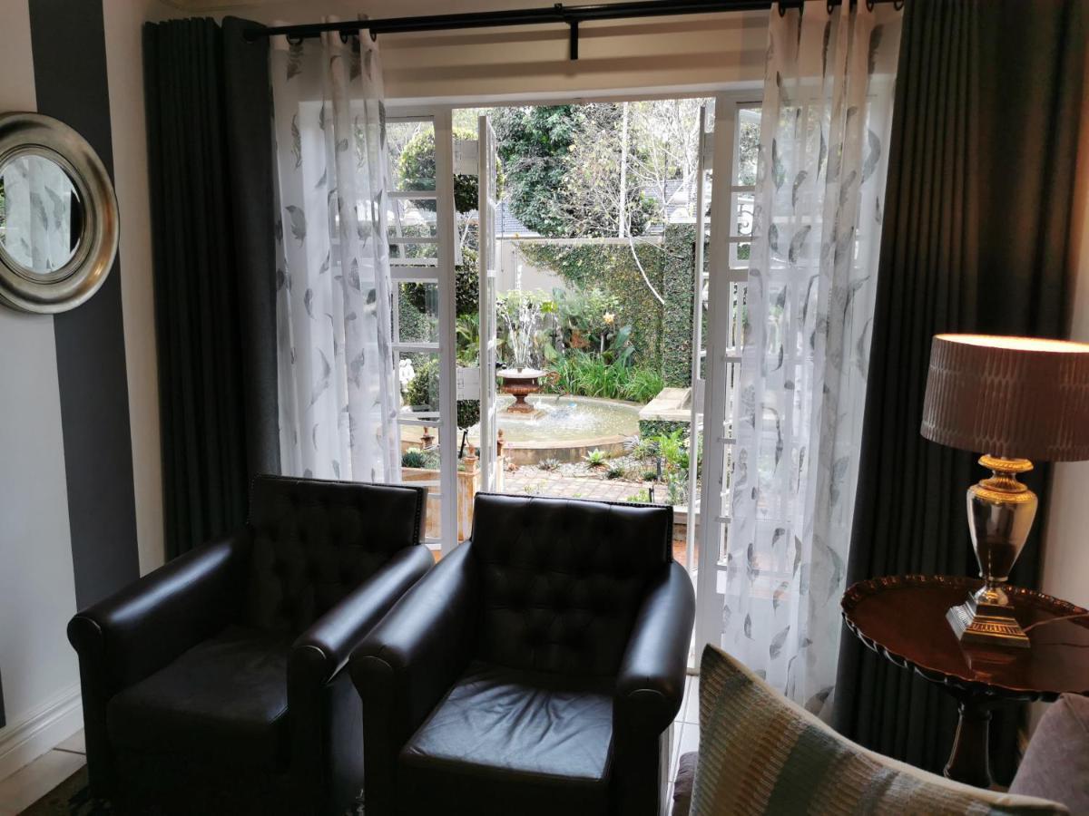 At 98 On Lynburn Guest House Pretoria-Noord Eksteriør bilde