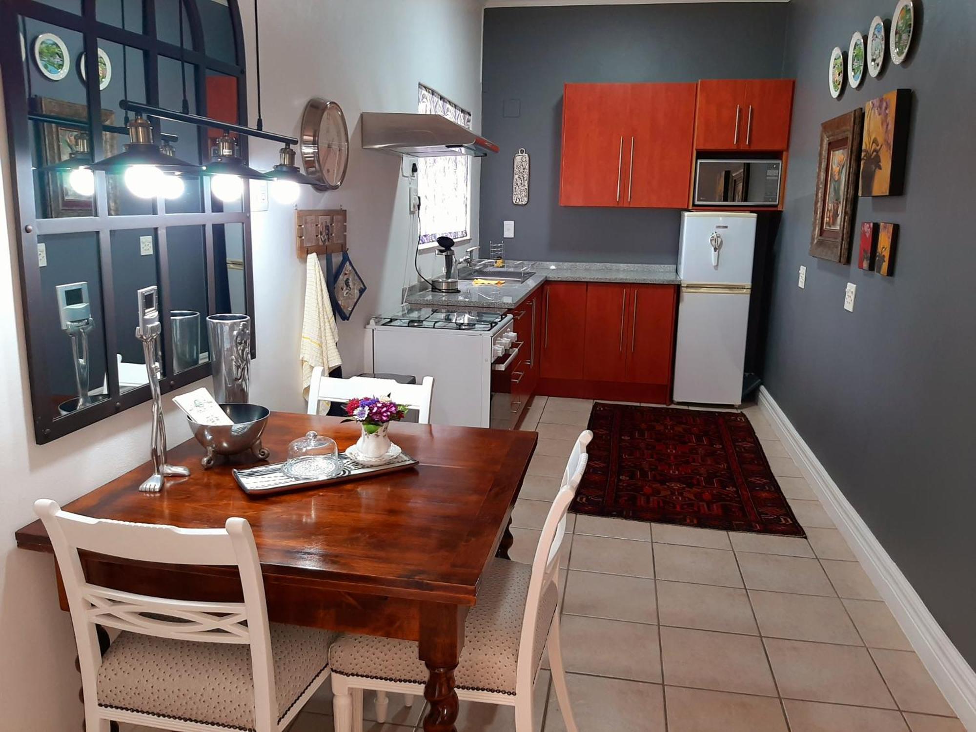 At 98 On Lynburn Guest House Pretoria-Noord Rom bilde